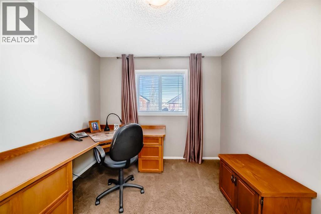 6 River Heights Crescent, Cochrane