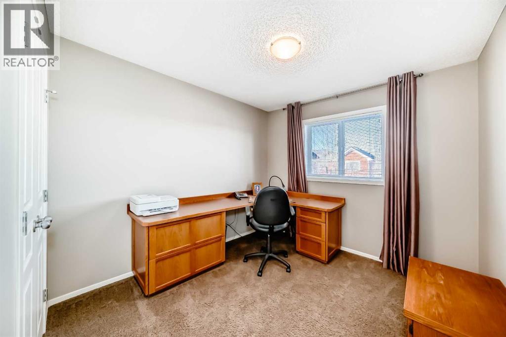 6 River Heights Crescent, Cochrane