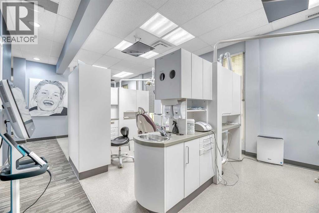 Office for Sale in   Avenue SW Downtown Commercial Core Calgary 