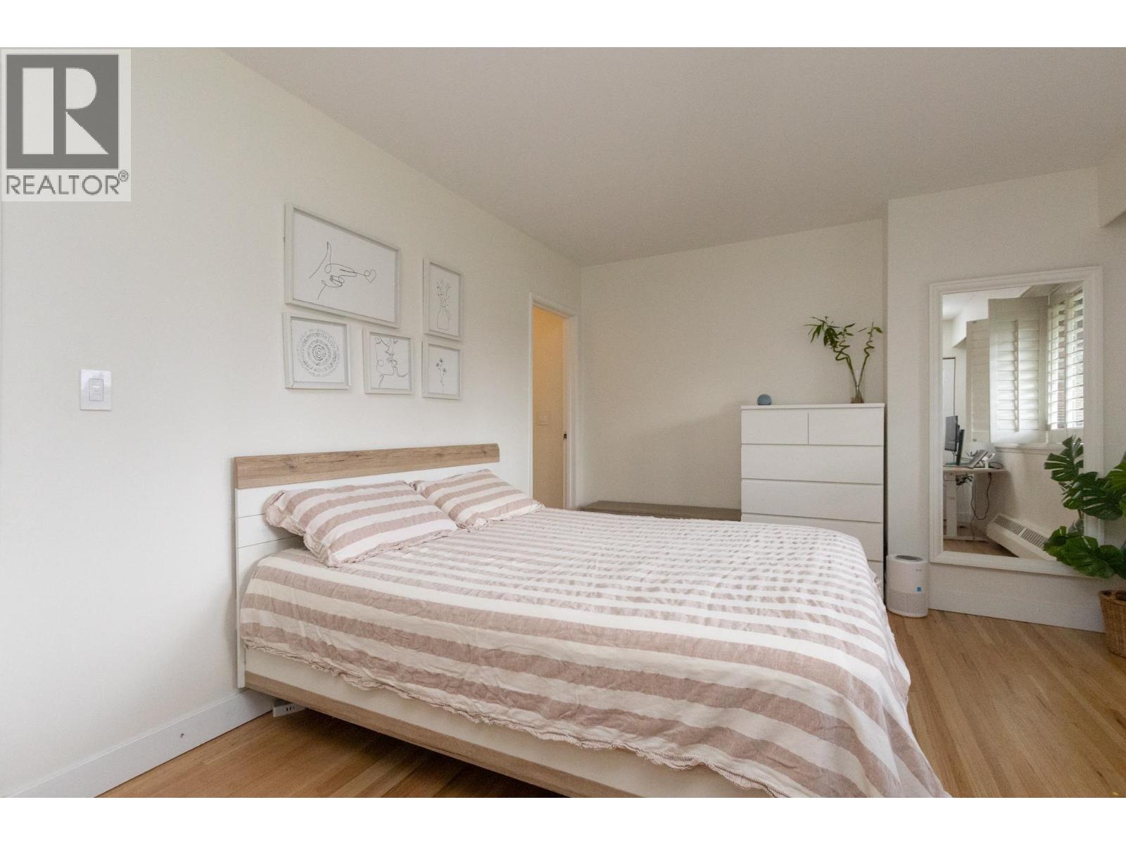 904 235 KEITH ROAD, West Vancouver