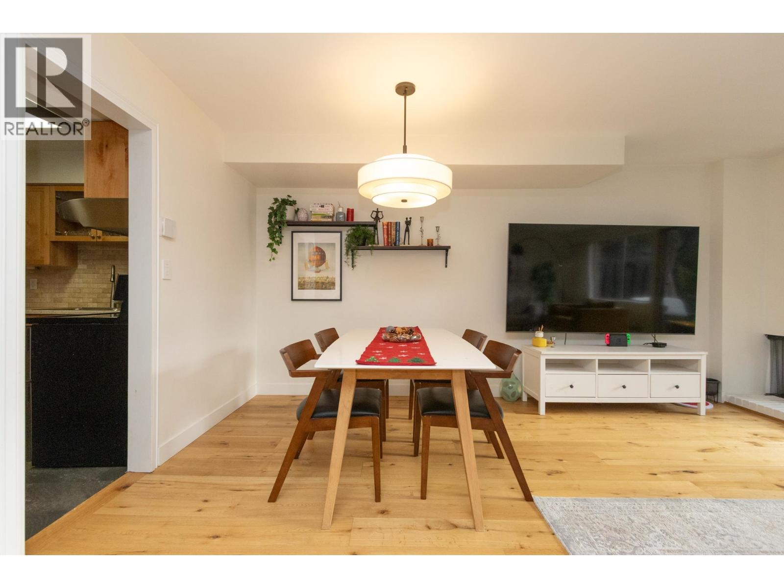 904 235 KEITH ROAD, West Vancouver