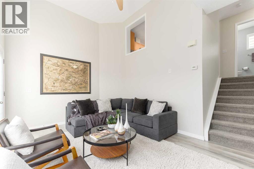 Single Family House 4 Level for Sale in  Everhollow Heights SW Evergreen Calgary 