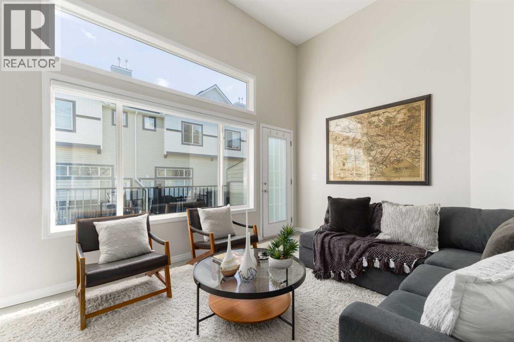 Single Family House 4 Level for Sale in  Everhollow Heights SW Evergreen Calgary 