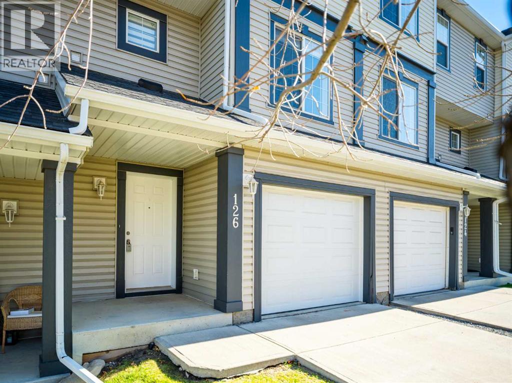 Single Family House 4 Level for Sale in  Everhollow Heights SW Evergreen Calgary 