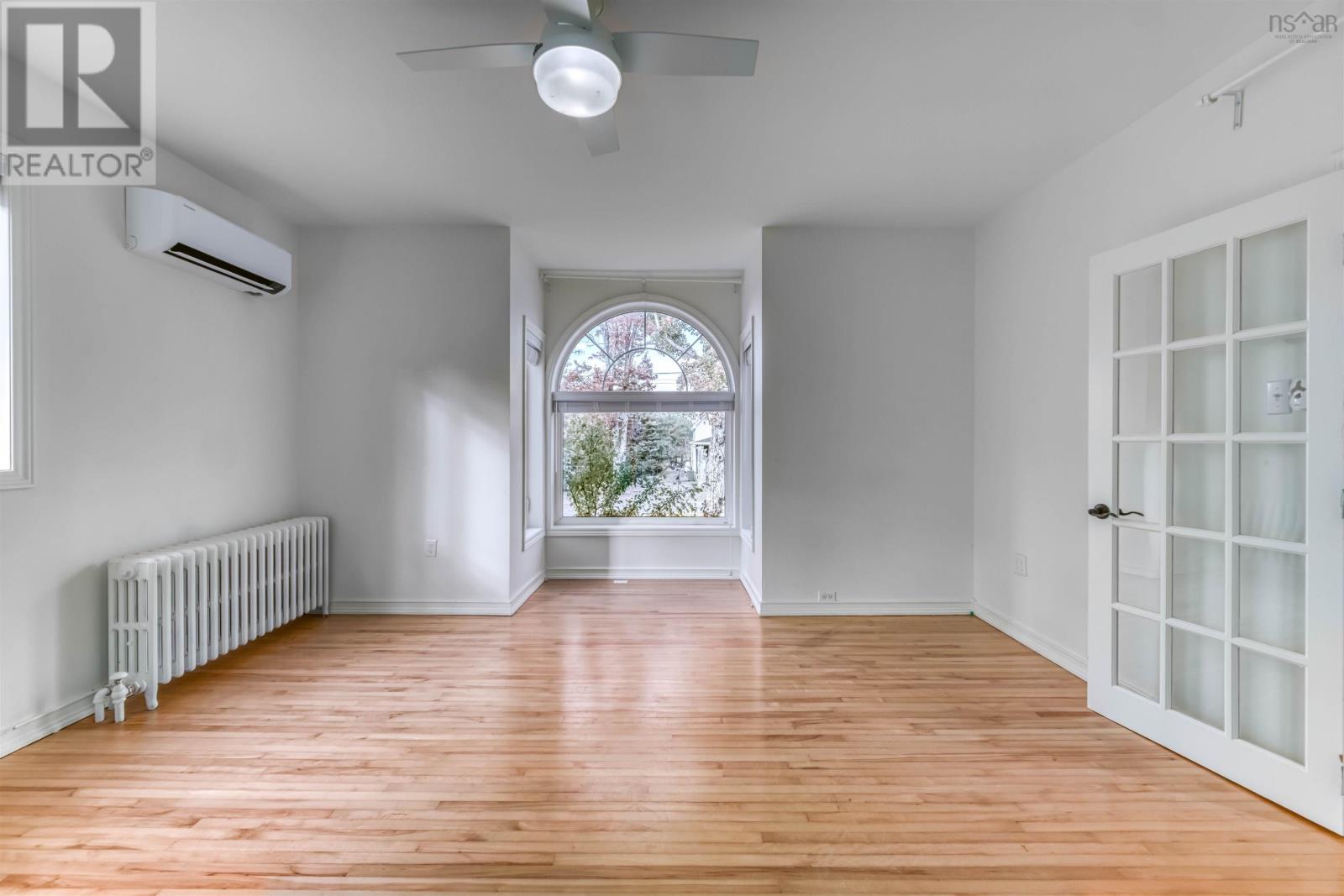 Property 42 of 50 of 1745 Victoria Street