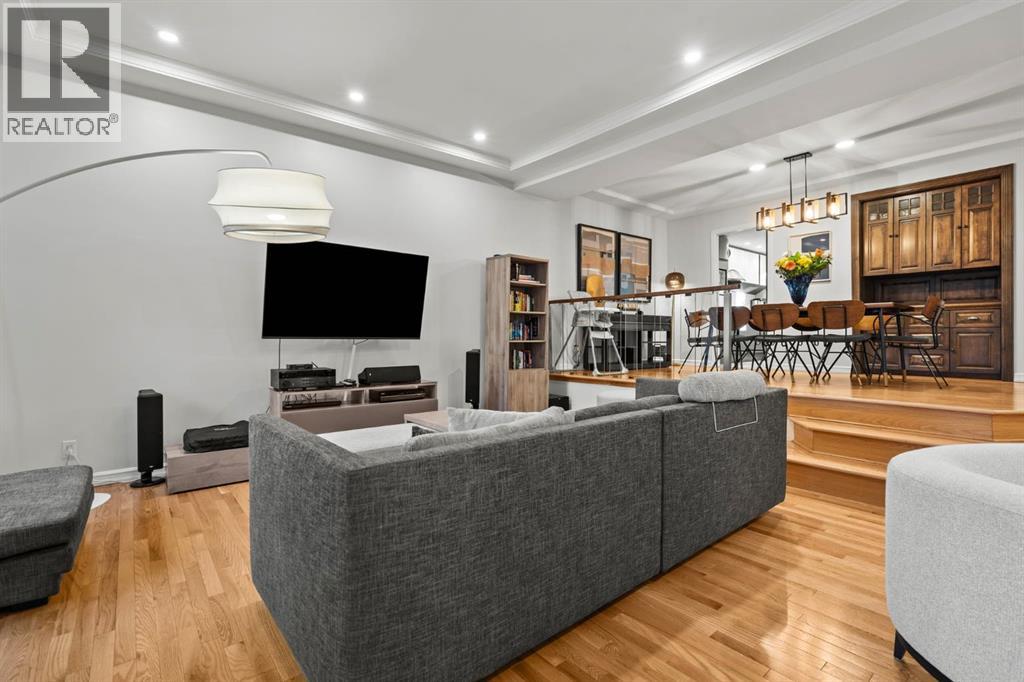 Single Family House for Sale in    Street NW Varsity Calgary 