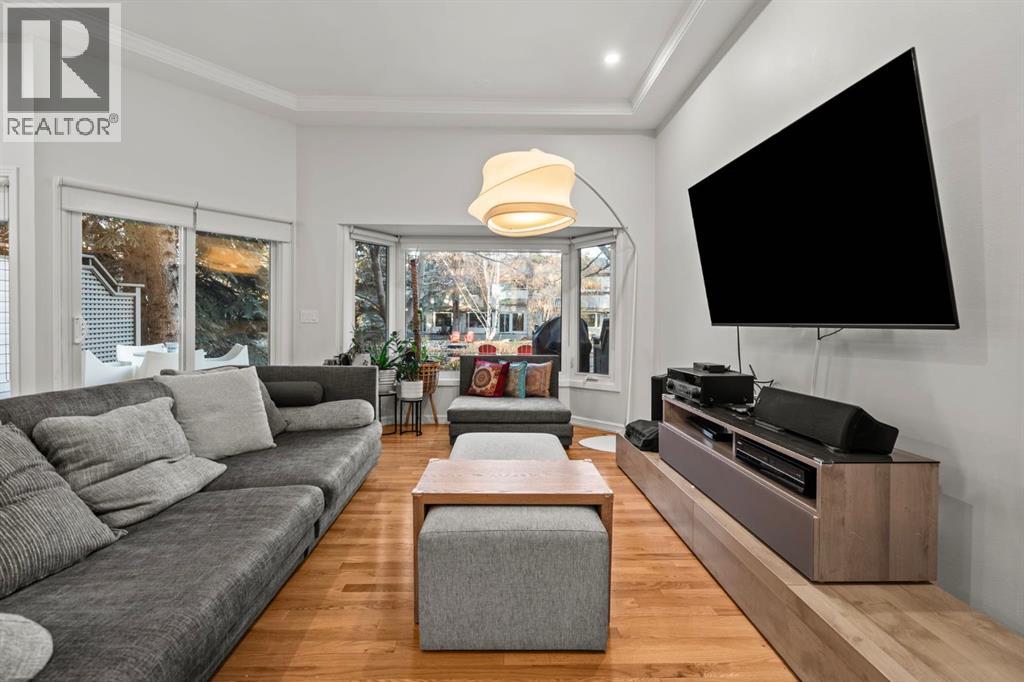 Single Family House for Sale in    Street NW Varsity Calgary 