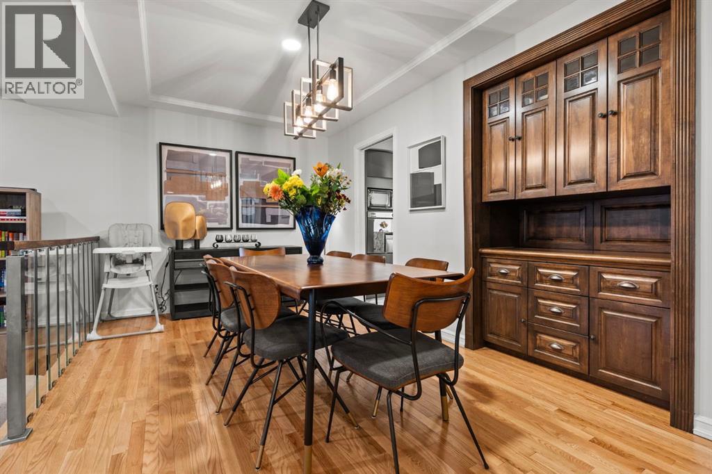 Single Family House for Sale in    Street NW Varsity Calgary 