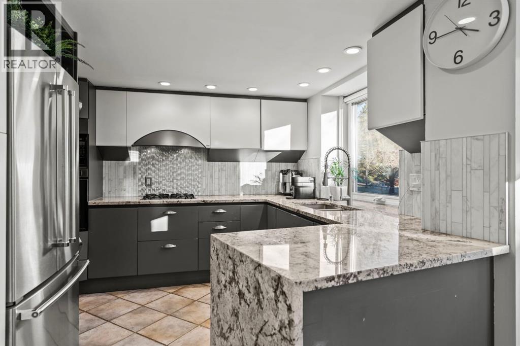 Single Family House for Sale in    Street NW Varsity Calgary 