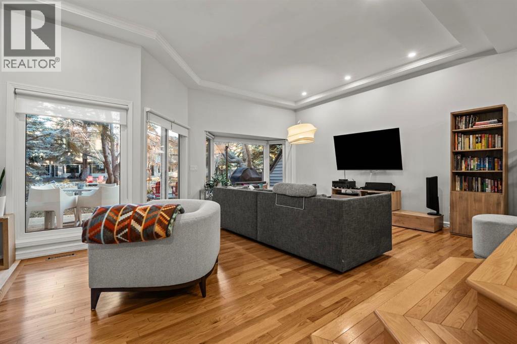 Single Family House for Sale in    Street NW Varsity Calgary 