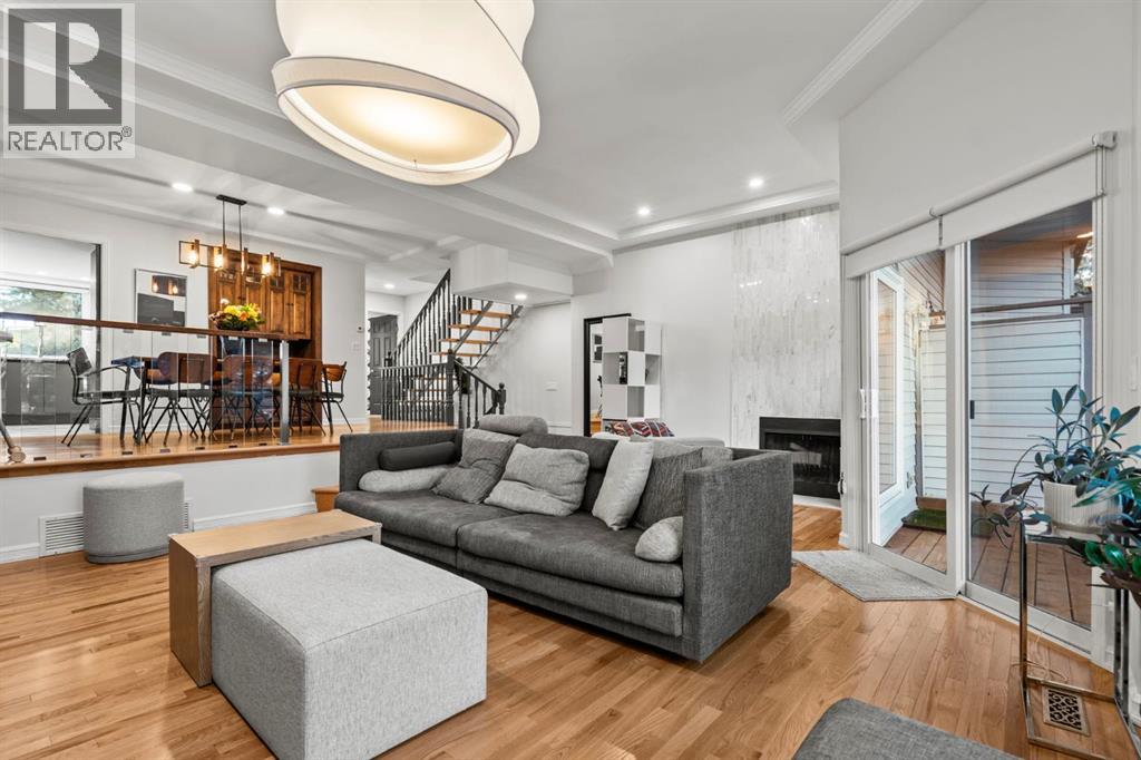 Single Family House for Sale in    Street NW Varsity Calgary 