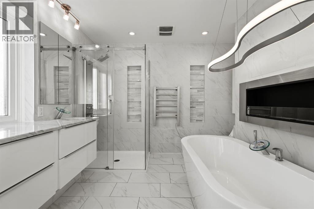 Single Family House for Sale in    Street NW Varsity Calgary 