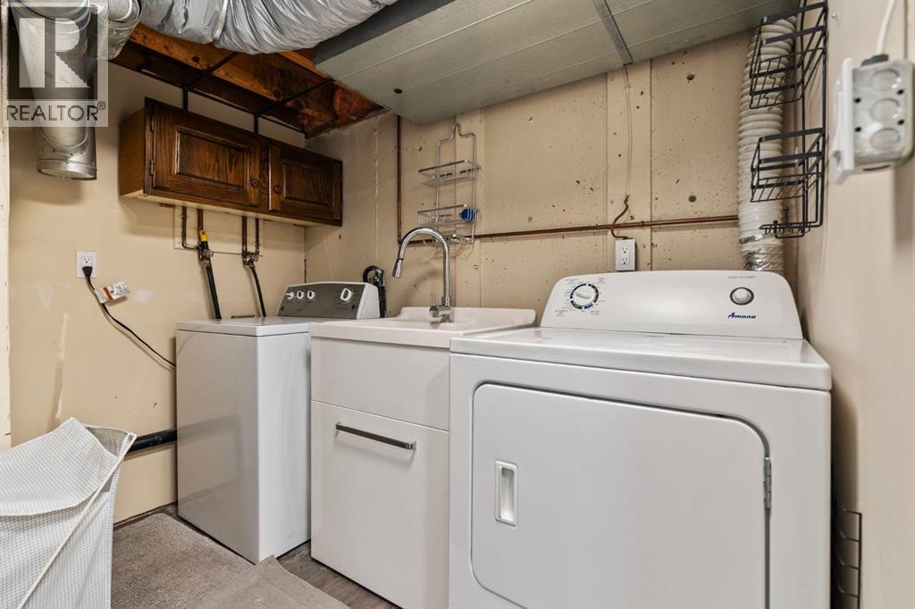 Single Family House for Sale in    Street NW Varsity Calgary 