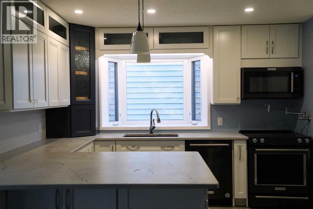 Single Family House for Sale in  Ranchview Drive NW Ranchlands Calgary 