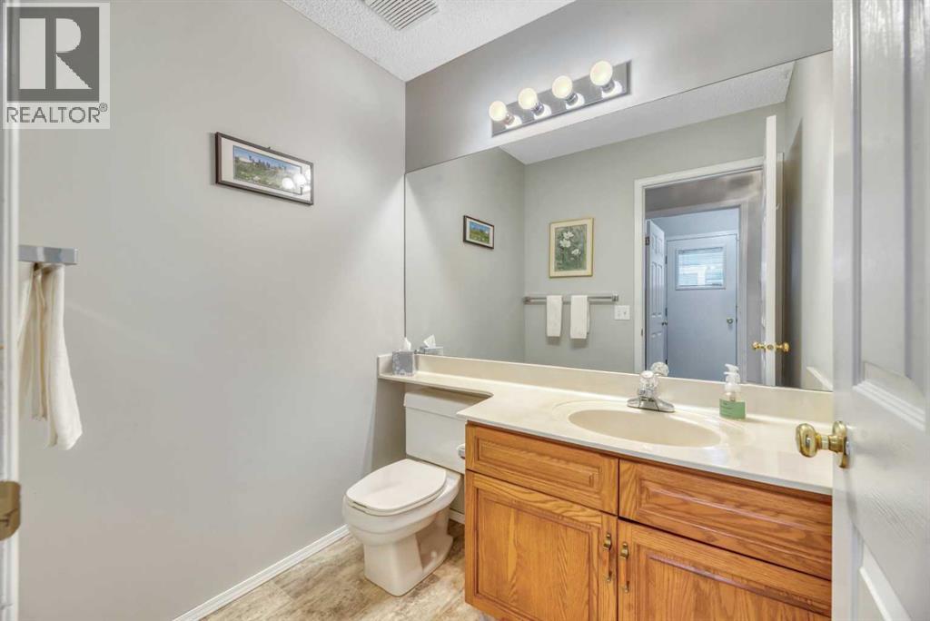 Single Family House for Sale in  Millview Drive SW Millrise Calgary 