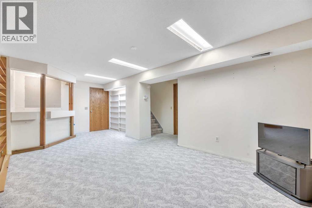 Single Family House for Sale in  Millview Drive SW Millrise Calgary 