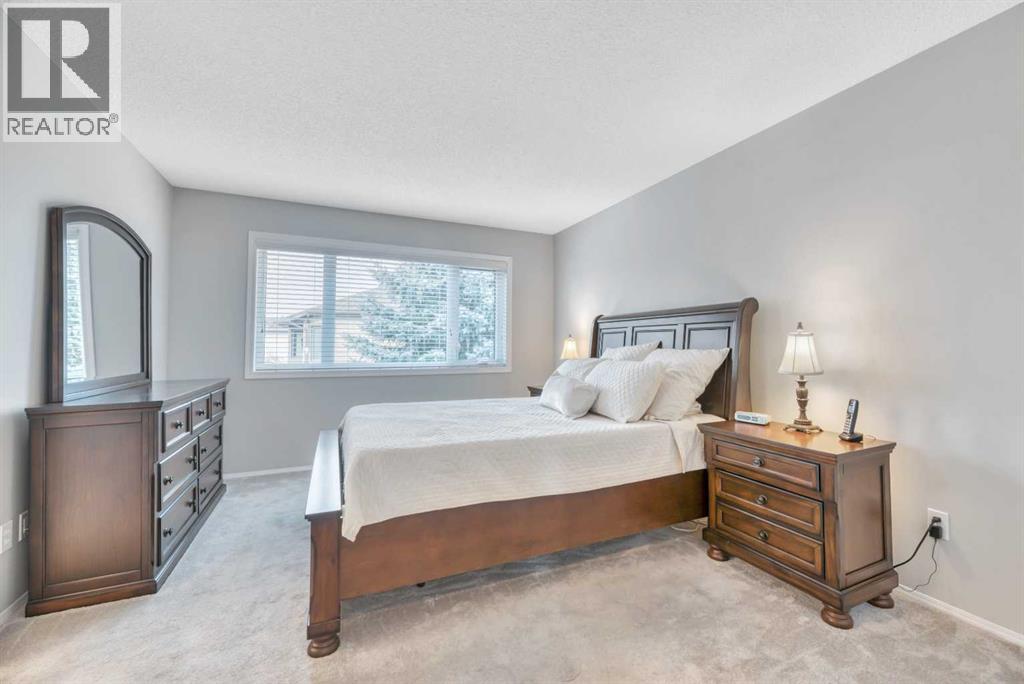 Single Family House for Sale in  Millview Drive SW Millrise Calgary 