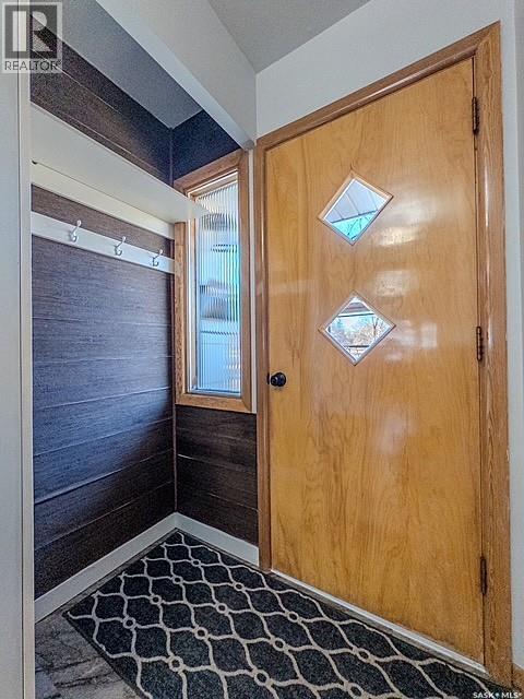 Single Family House Bungalow for Sale in  th AVENUE NE Swift Current 