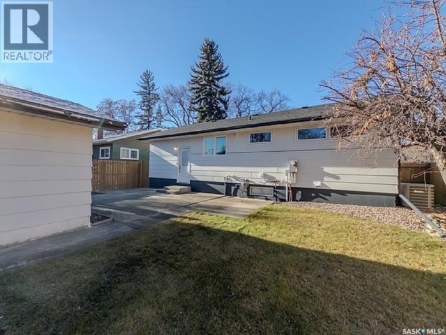 Single Family House Bungalow for Sale in  th AVENUE NE Swift Current 