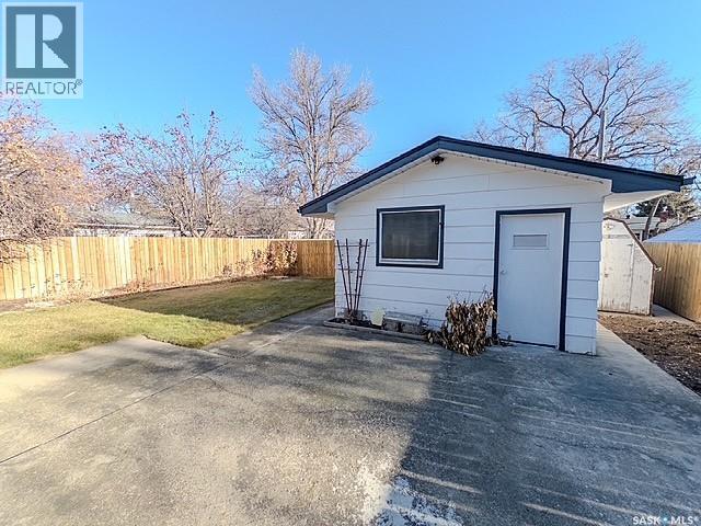 Single Family House Bungalow for Sale in  th AVENUE NE Swift Current 