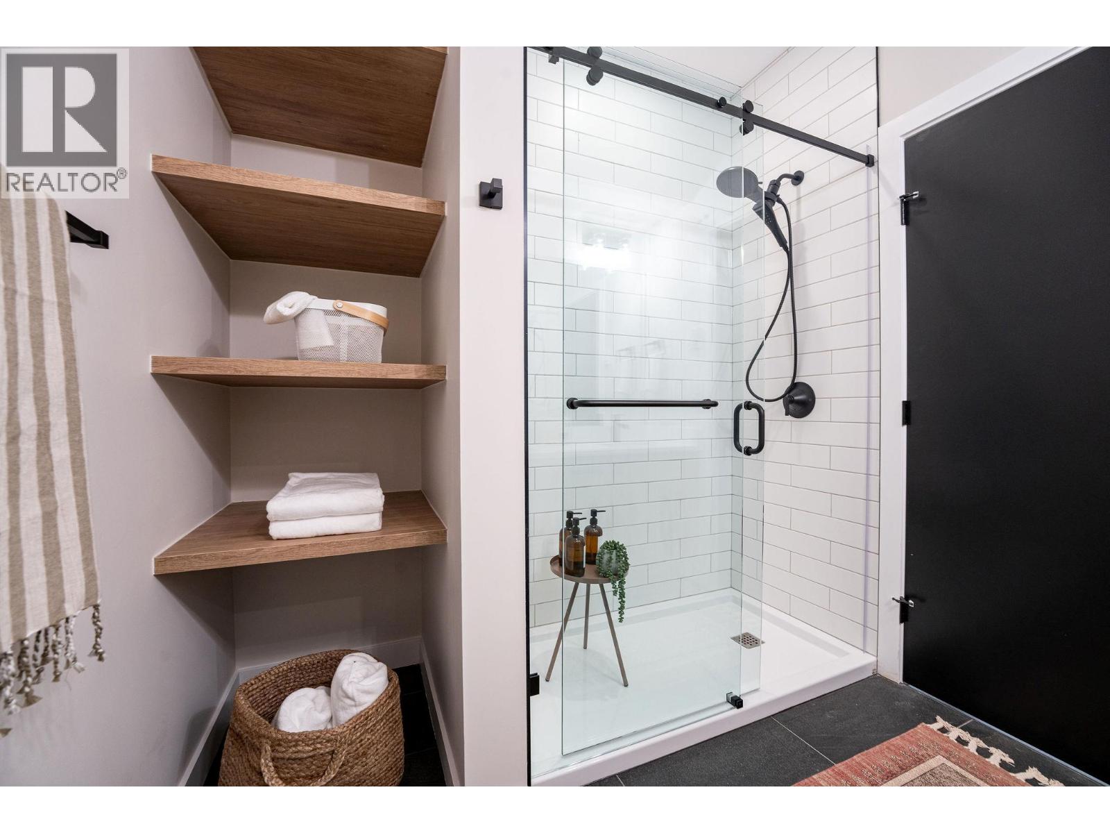 1216 Douglas Street, Revelstoke