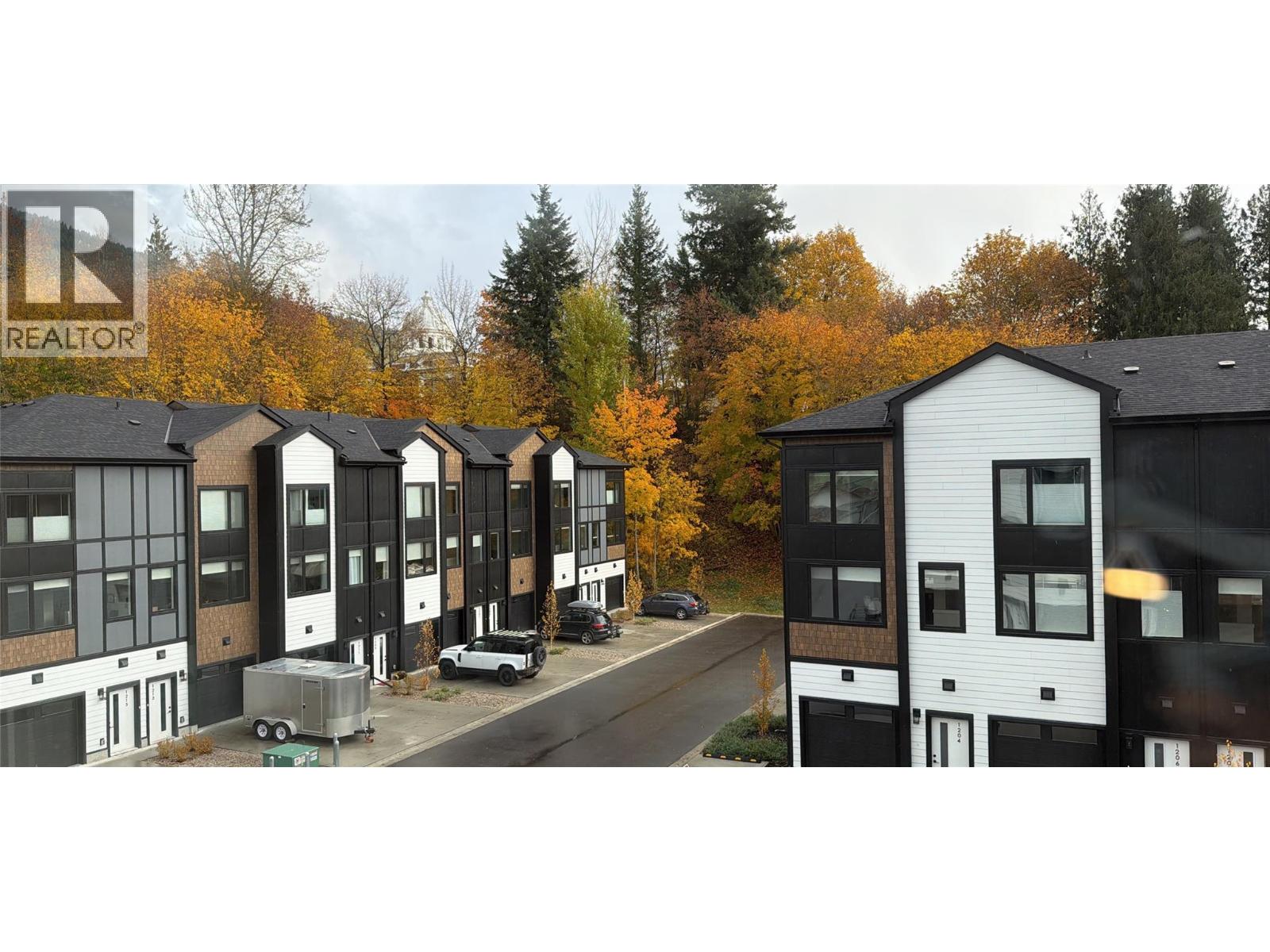 1216 Douglas Street, Revelstoke