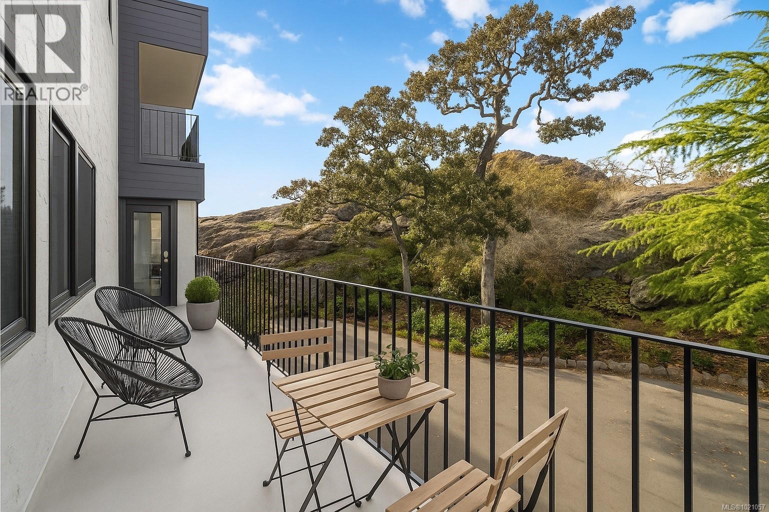 410 1433 Faircliff Lane, Victoria