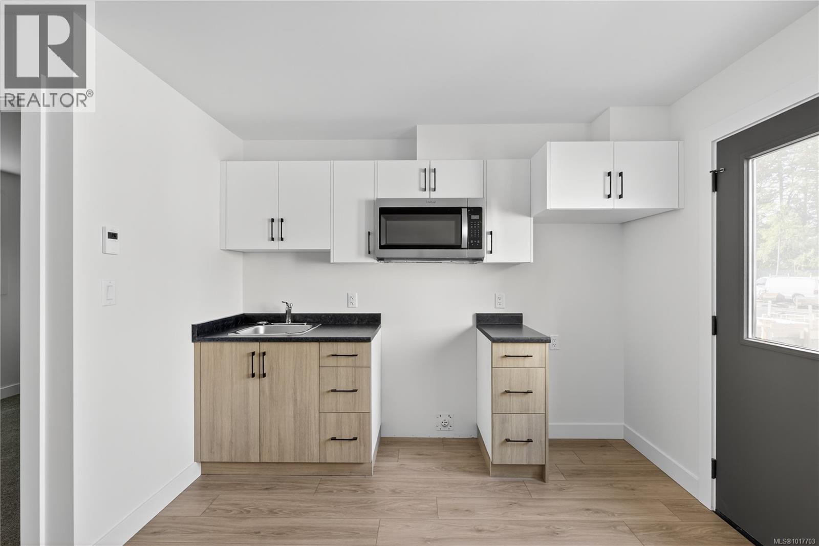  909 Rosefinch Place, Langford