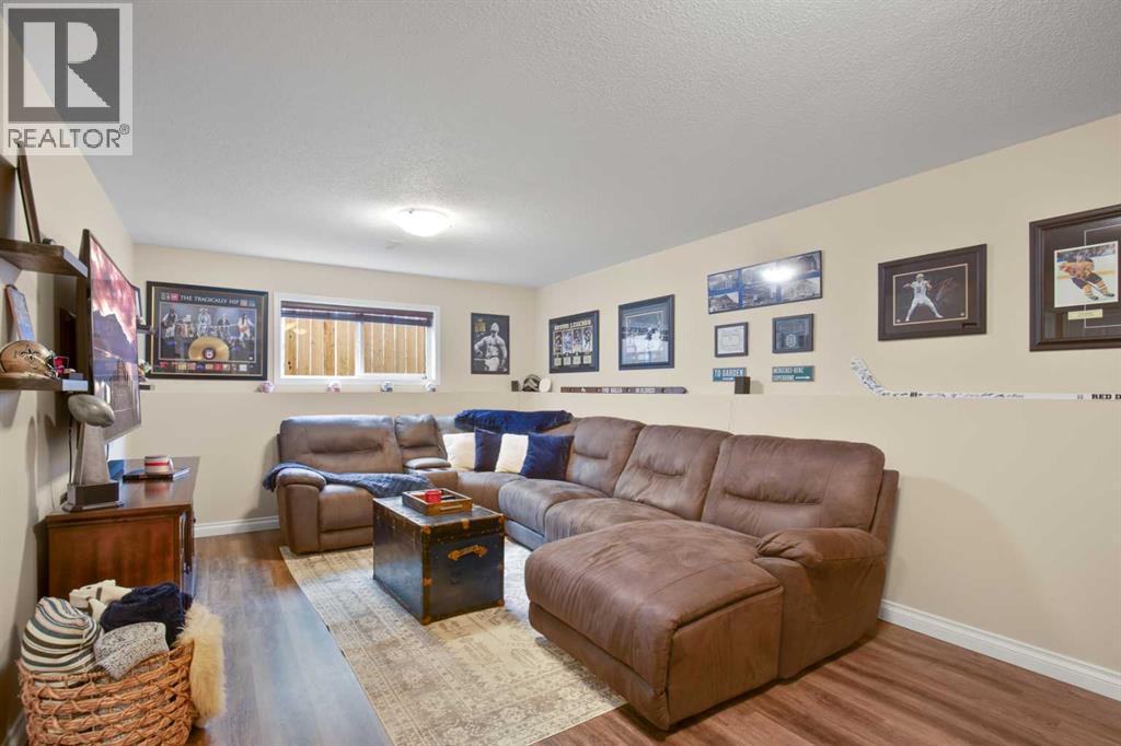 4511 45A Street Close, Innisfail