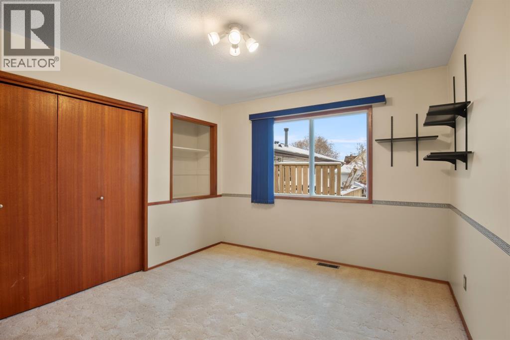 55 Norton Avenue, Red Deer