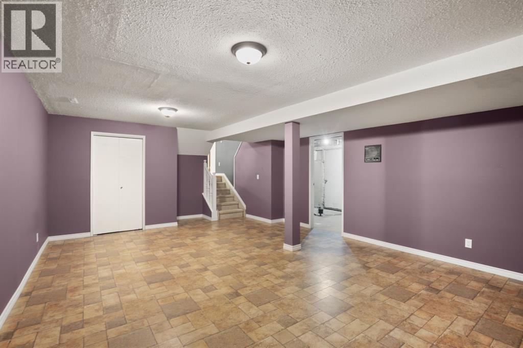 55 Norton Avenue, Red Deer