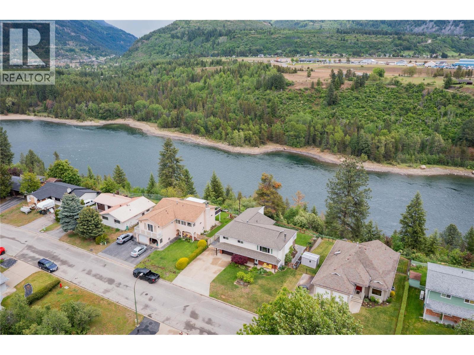 1923 Riverside Crescent, Castlegar