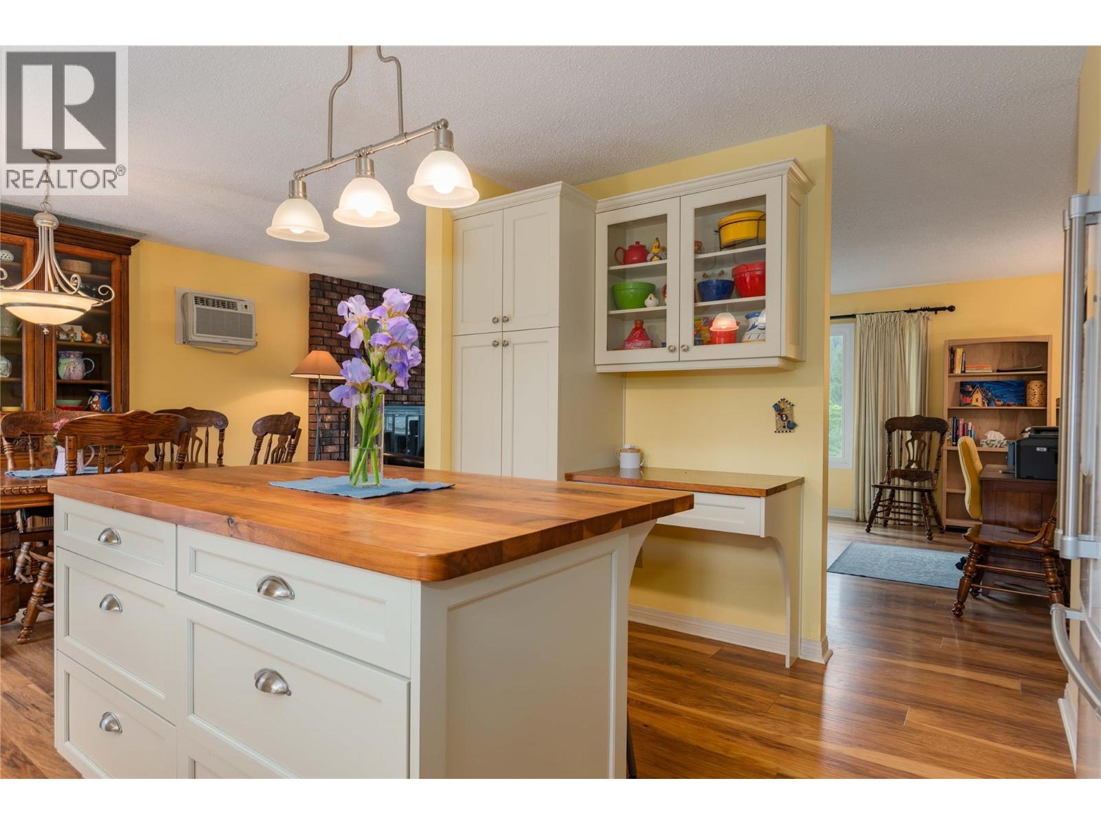 1923 Riverside Crescent, Castlegar