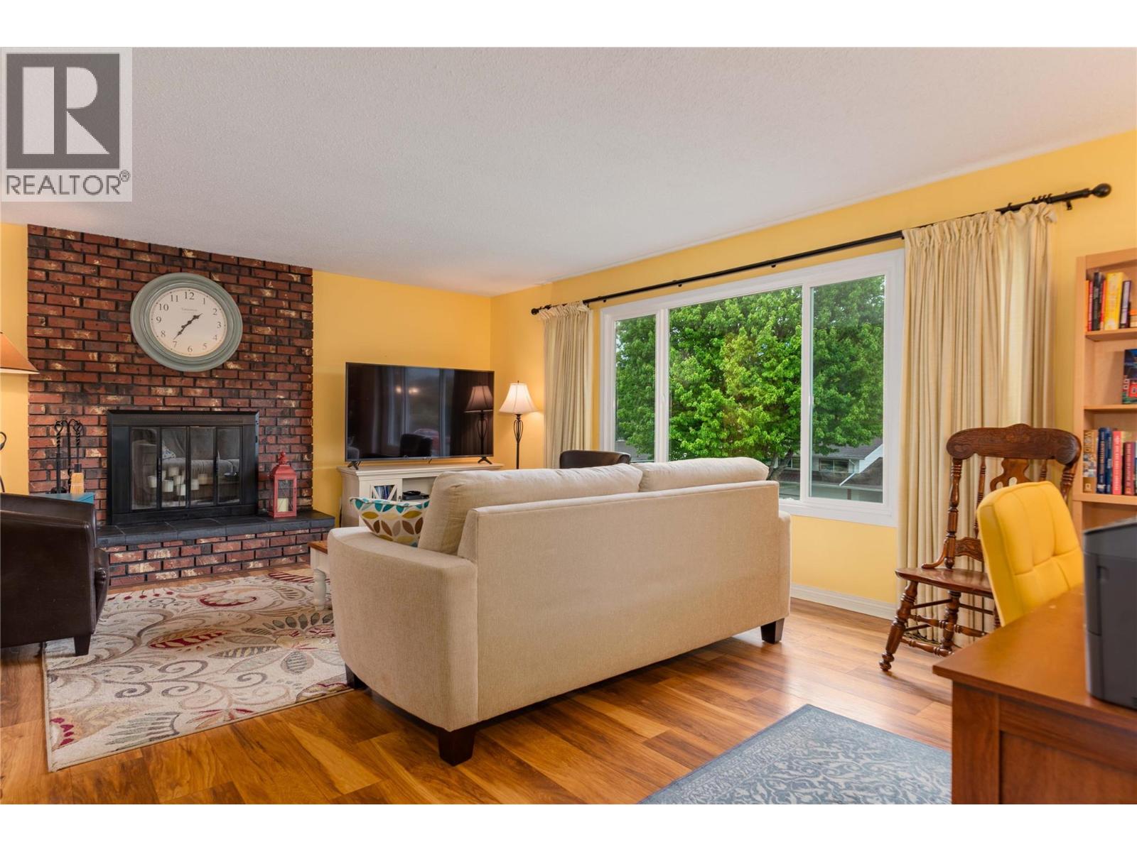 1923 Riverside Crescent, Castlegar