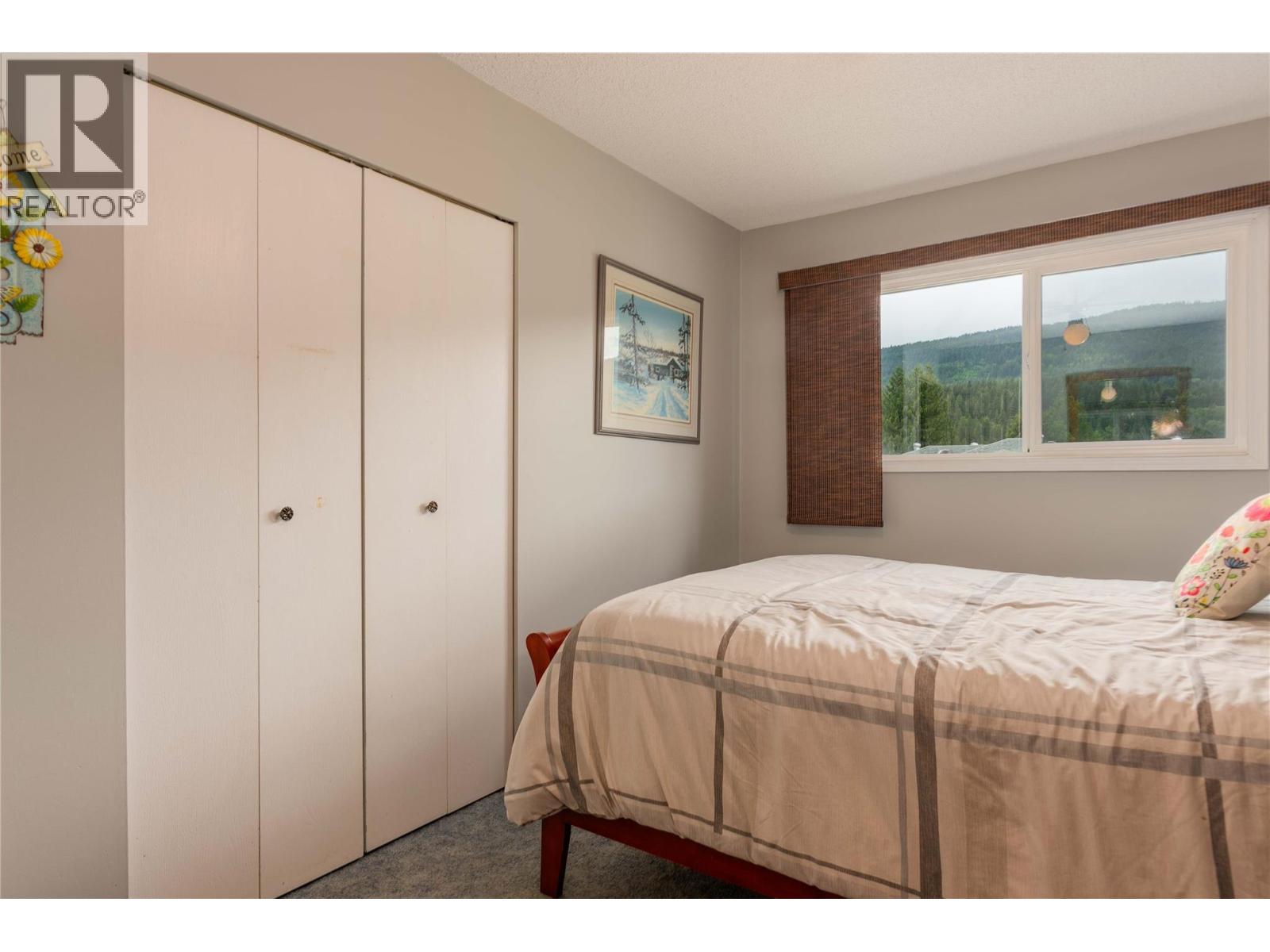 1923 Riverside Crescent, Castlegar