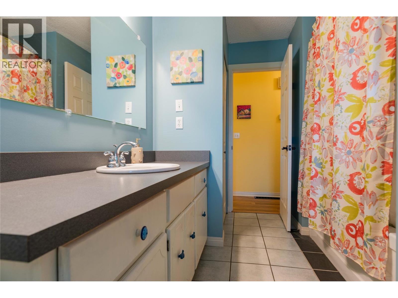 1923 Riverside Crescent, Castlegar