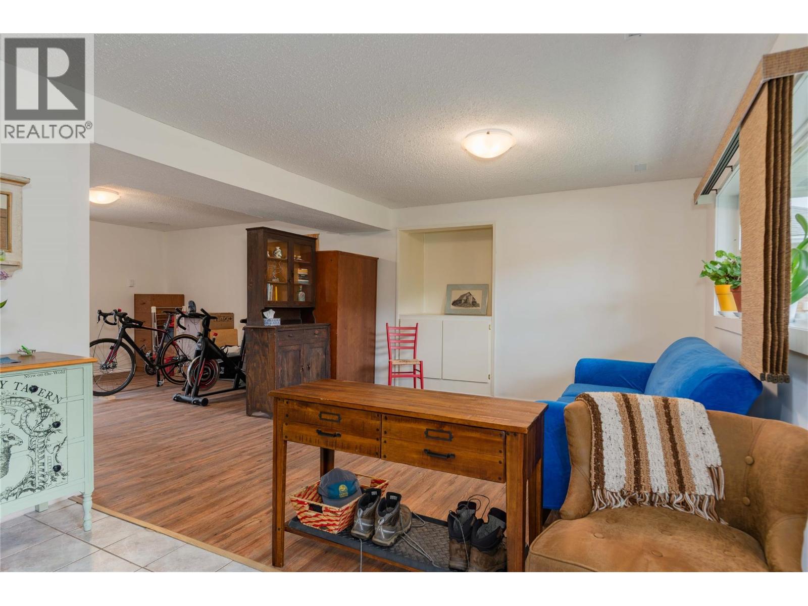 1923 Riverside Crescent, Castlegar