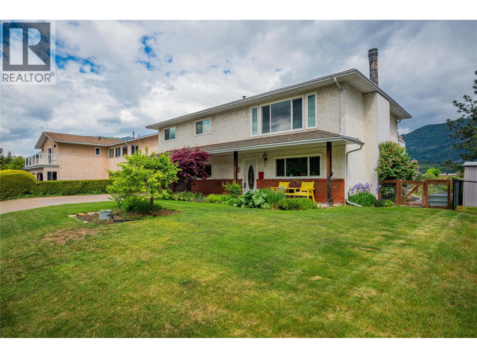 1923 Riverside Crescent, Castlegar