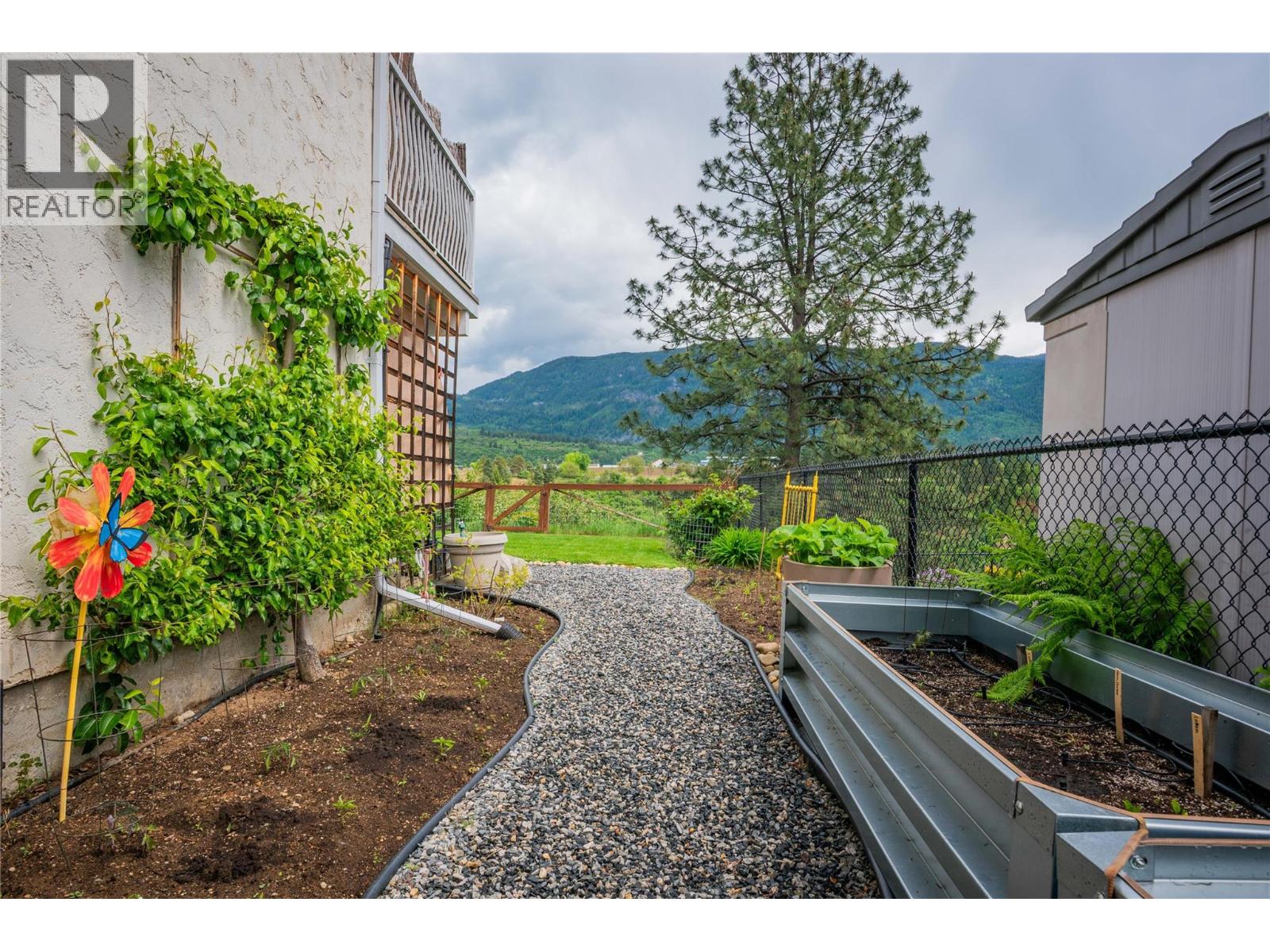 1923 Riverside Crescent, Castlegar