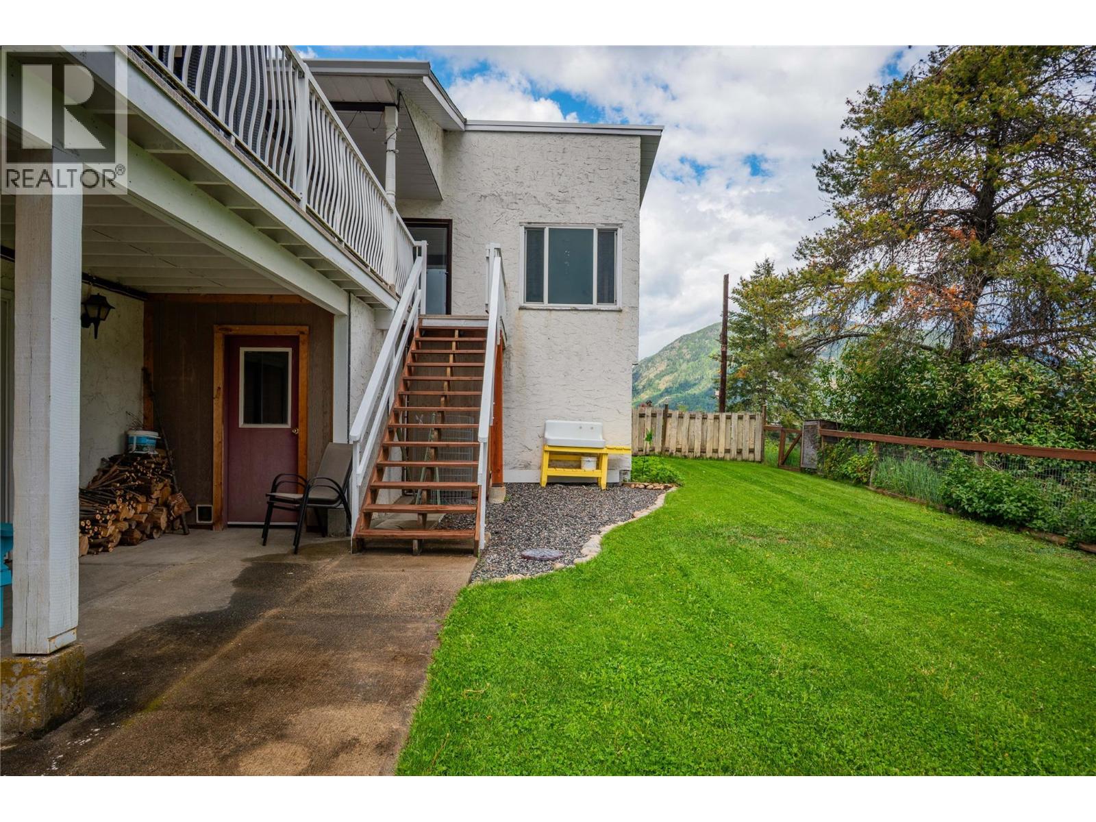1923 Riverside Crescent, Castlegar