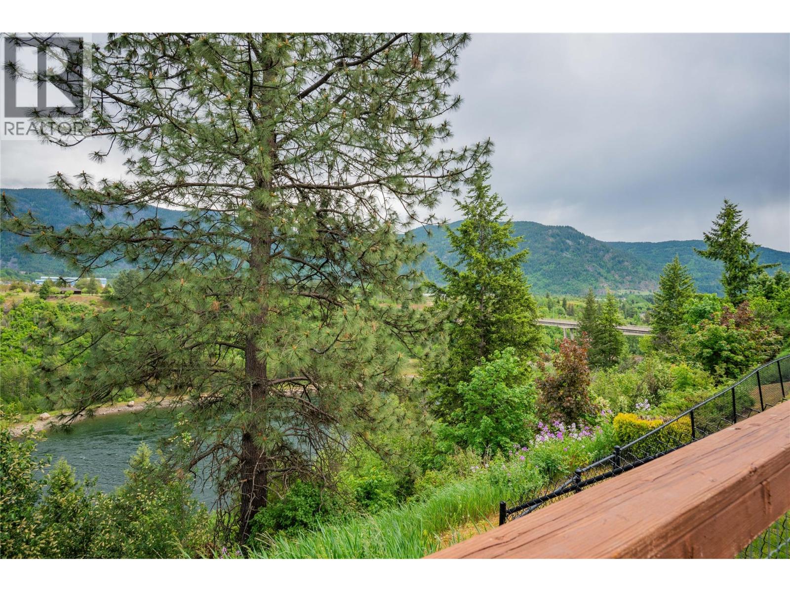 1923 Riverside Crescent, Castlegar