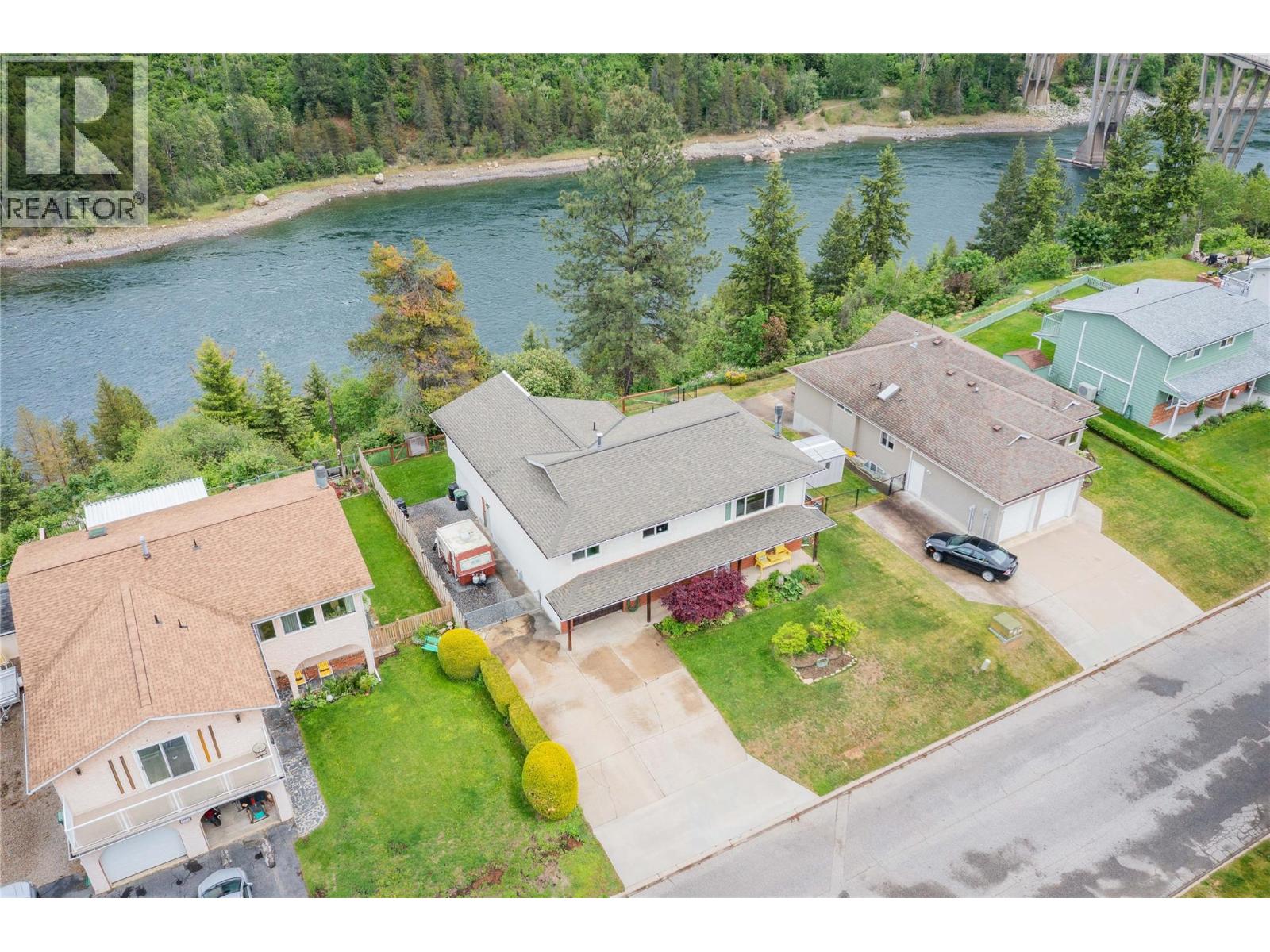 1923 Riverside Crescent, Castlegar