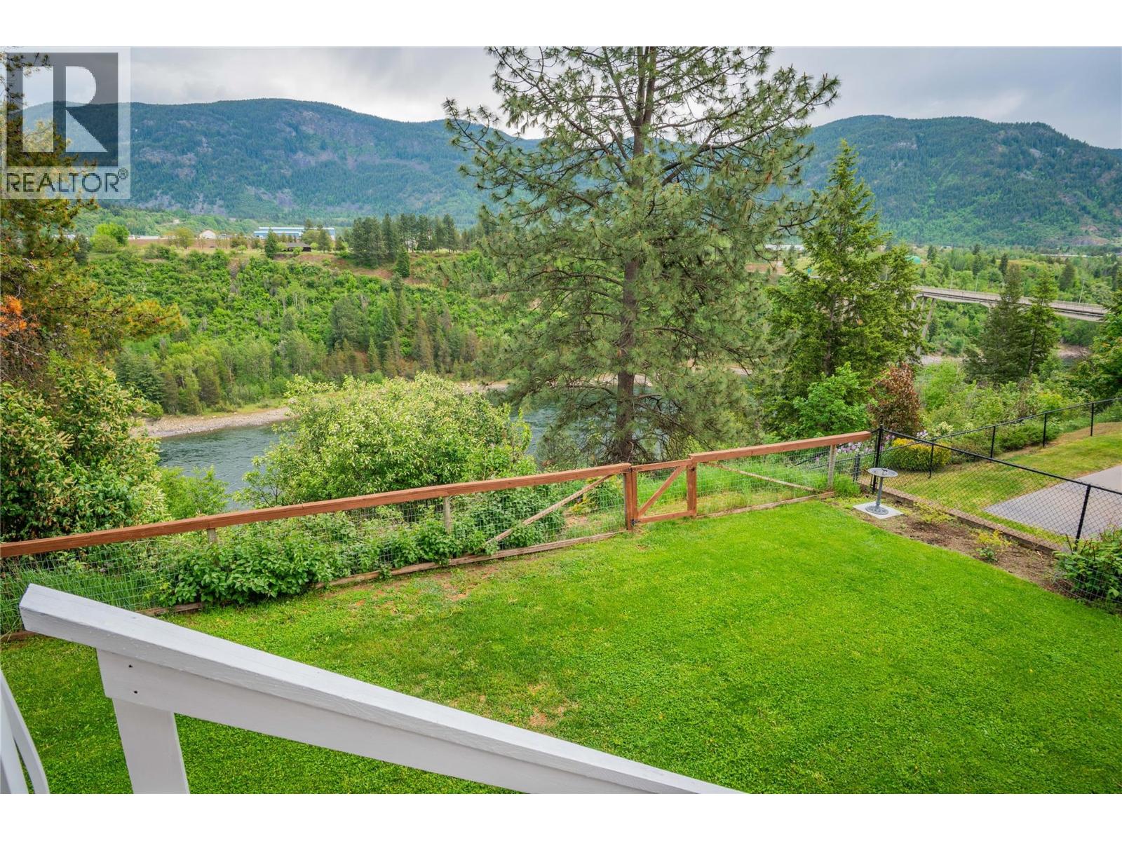 1923 Riverside Crescent, Castlegar