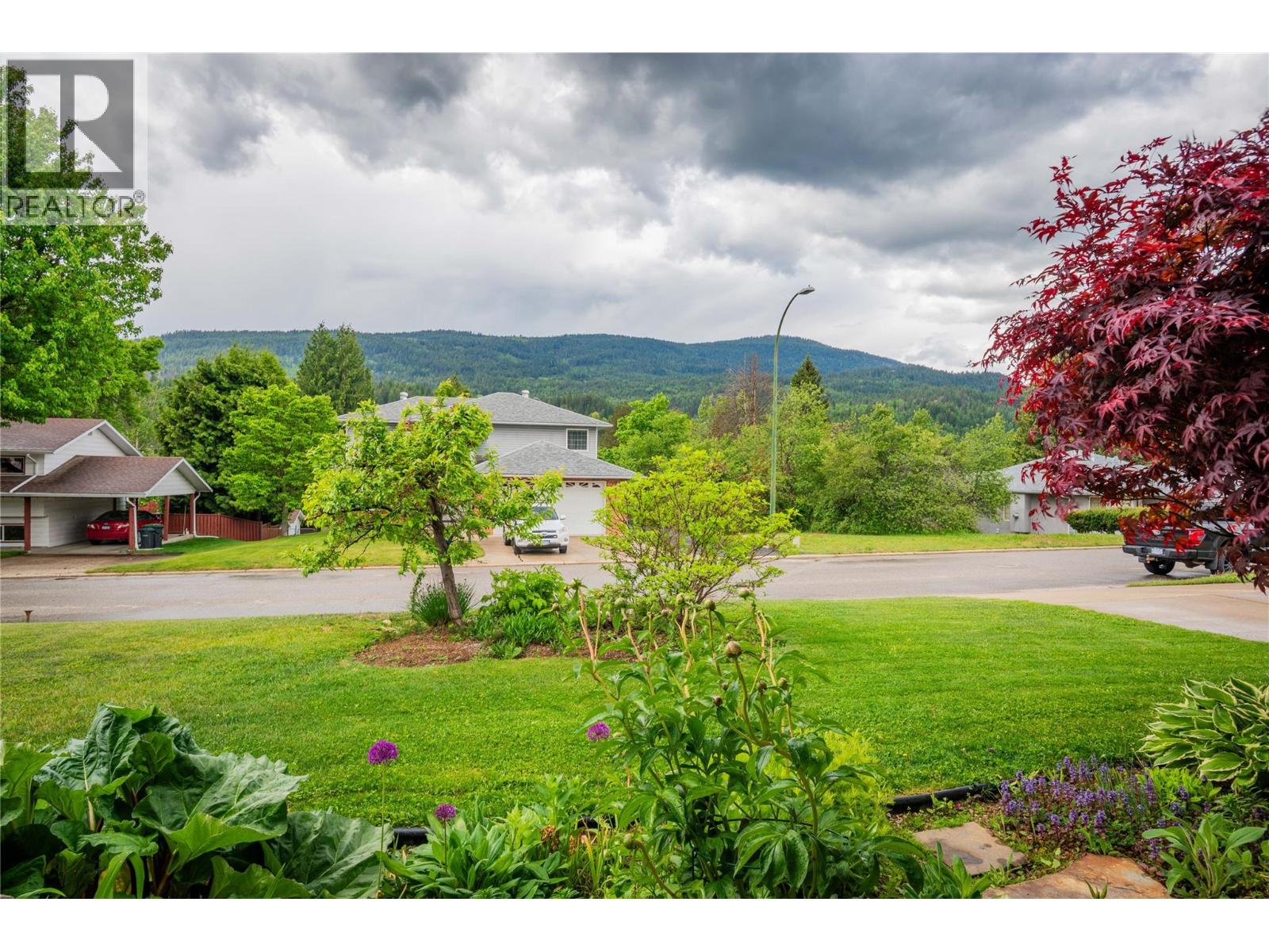 1923 Riverside Crescent, Castlegar