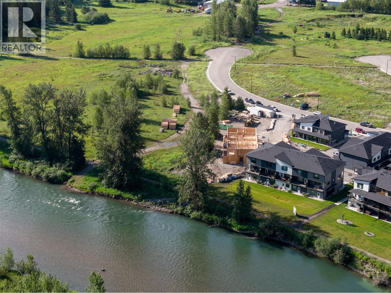 800 Riverside Way Unit# 402, Fernie