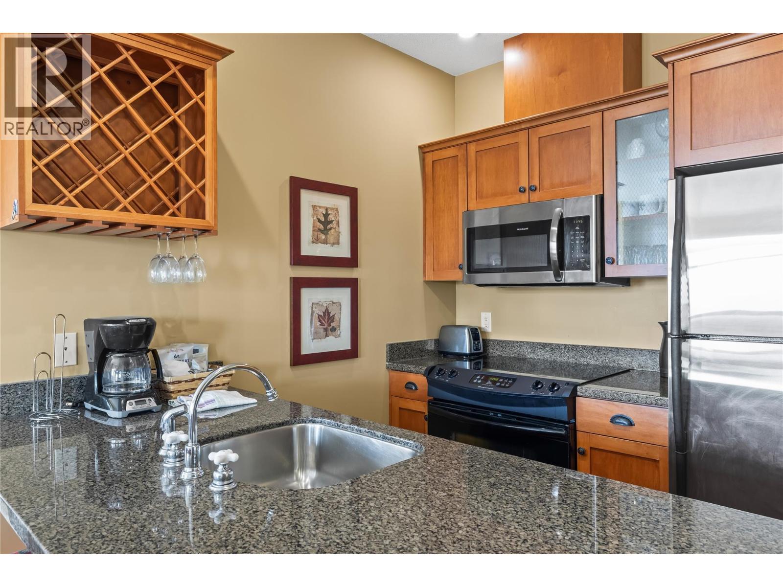 308/308A 255 Feathertop Way, Big White