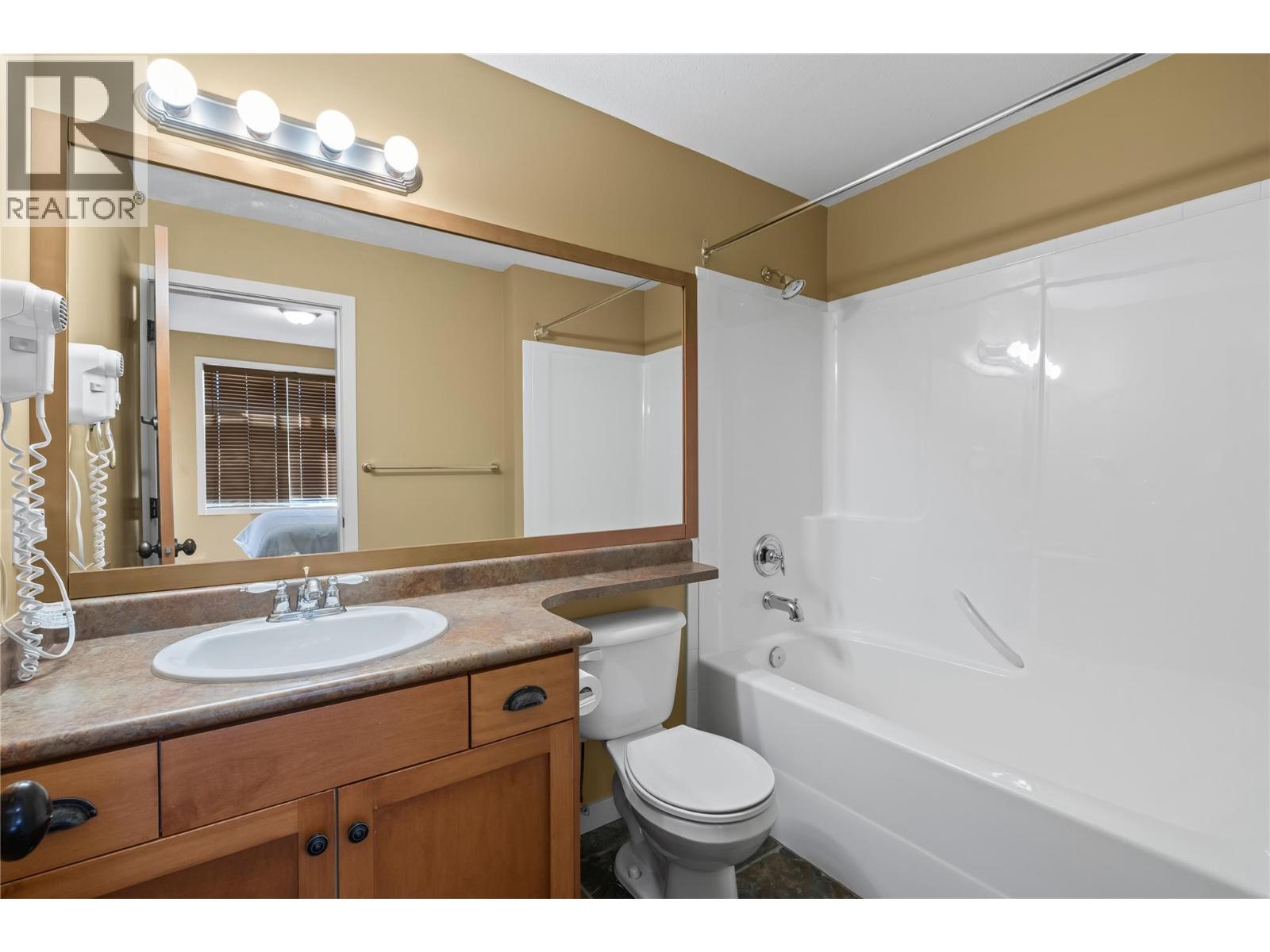 308/308A 255 Feathertop Way, Big White