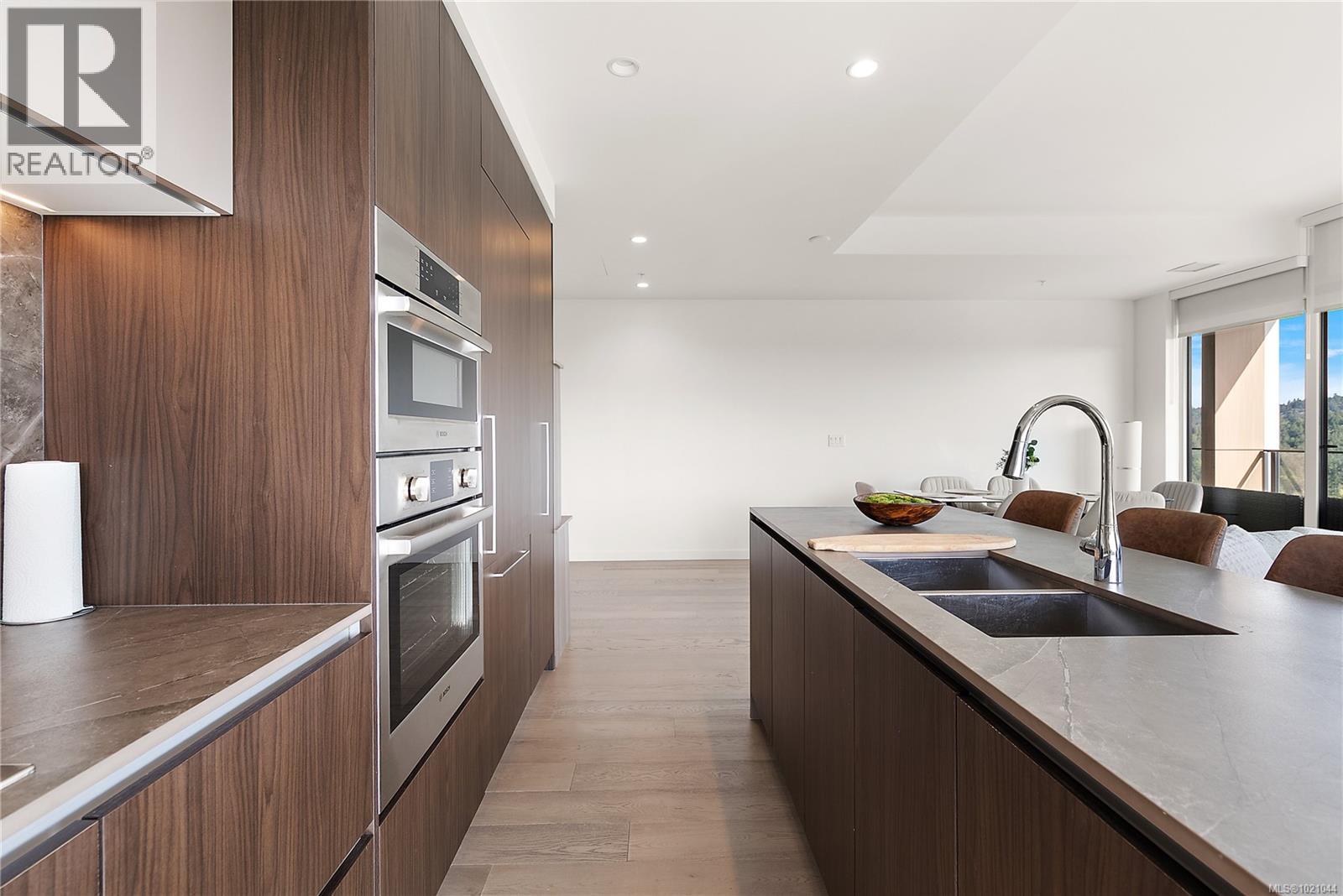 1402 2000 Hannington Road, Langford