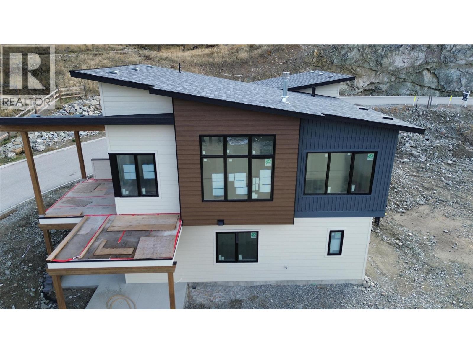 9 1960 Northern Flicker Court, Kelowna