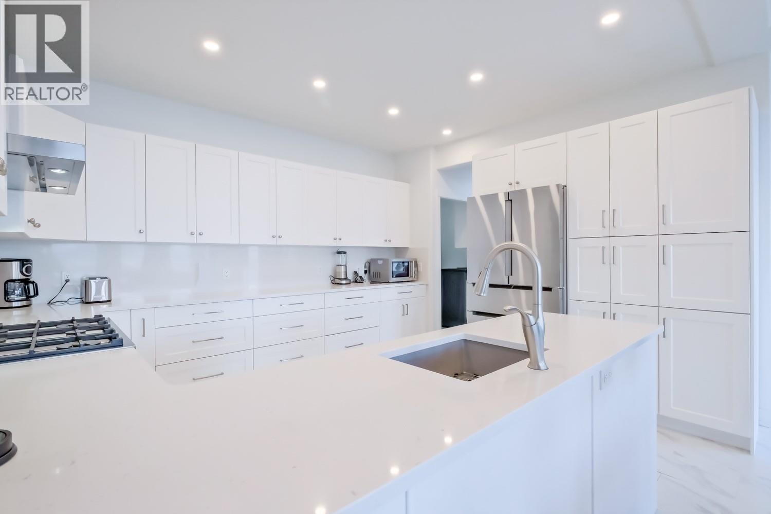  378 Okaview Road, Kelowna